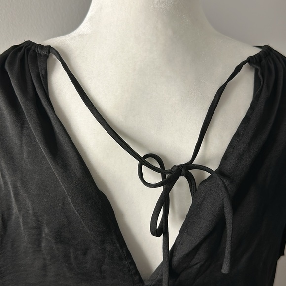 Black halter top adjustable - Picture 4 of 4
